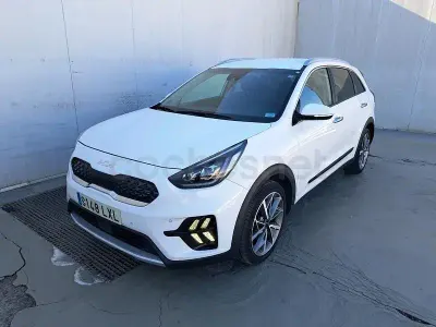 Usado Kia Niro 141 CV (103 kW) 2022 Blanco SUV