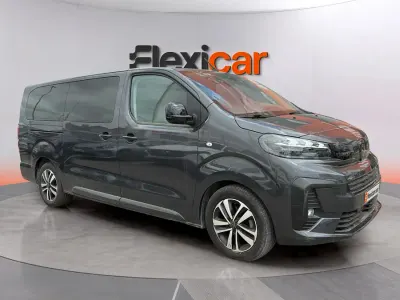 Usado Peugeot Traveller Business-Line 180 CV (132 kW) 2024 Negro Monovolumen