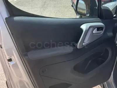Usado Peugeot Partner Tepee Style 120 CV (88 kW) 2016 Gris / plata Monovolumen