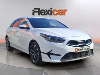 Usado Kia Ceed 100 CV (73 kW) 2022 Blanco Utilitario
