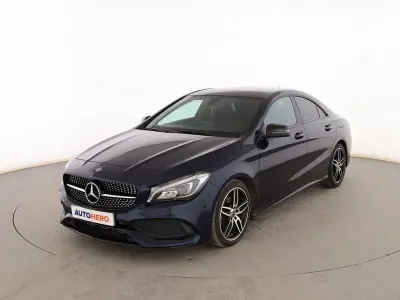 Usado Mercedes CLA200 AMG line 136 CV (100 kW) 2018 Azul Berlina