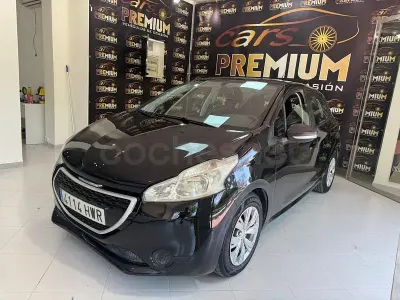 Usado Peugeot 208 Active 68 CV (50 kW) 2014 Negro Utilitario