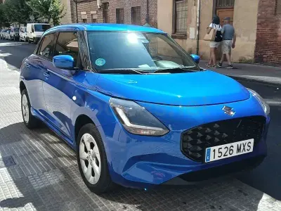 Usado Suzuki Swift 83 CV (61 kW) 2025 Azul Utilitario