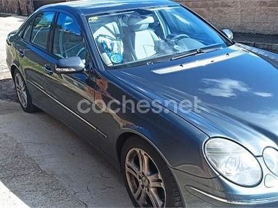 Usado Mercedes E280 Avantgarde 231 CV (169 kW) 2006 Gris / plata Berlina