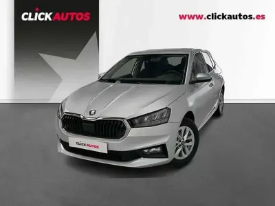 Usado Skoda Fabia Selection 95 HP (69 kW) 2025 Prateado Citadino