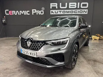 Usado Renault Arkana Techno 140 CV (102 kW) 2025 Gris / plata SUV
