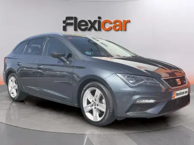 Usado Seat Leon ST FR 150 CV (110 kW) 2019 Gris Familiar