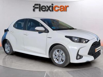 Usado Toyota Yaris Hybrid Business Edition 116 CV (85 kW) 2021 Blanco Utilitario