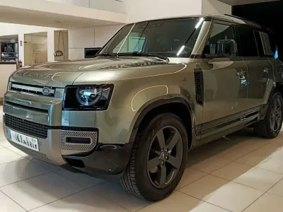 Usado Land Rover Defender SE Dynamic 249 CV (183 kW) 2025 Verde SUV