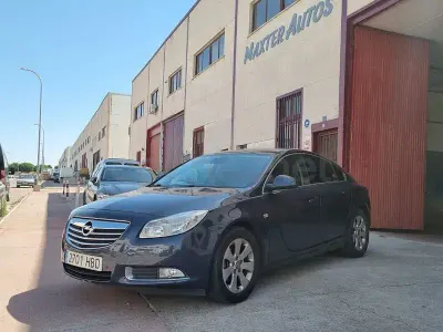 Usado Opel Insignia Edition 130 CV (95 kW) 2011 Azul Berlina