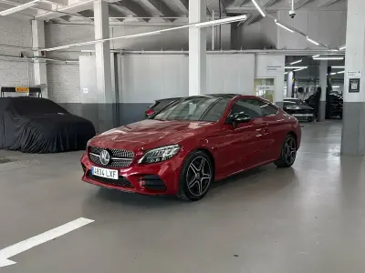 Usado Mercedes C200 184 CV (135 kW) 2022 Rojo jacinto Coupe