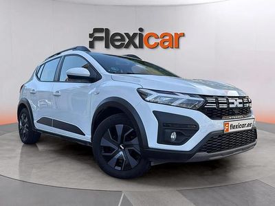 Usado Dacia Sandero Essentiel 101 HP (74 kW) 2024 Branco Sedan