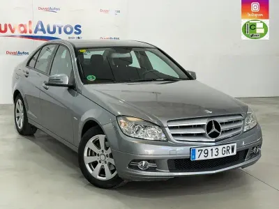 Usado Mercedes C180 Elegance 156 CV (114 kW) 2009 Gris / plata Berlina