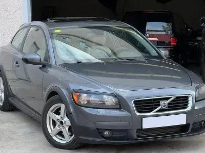 Usado Volvo C30 Summum 180 CV (132 kW) 2007 Gris / plata Utilitario