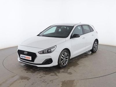 Usado Hyundai i30 GO! 120 CV (88 kW) 2019 Blanco Berlina