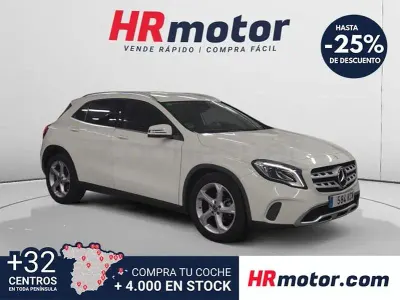 Używany Mercedes GLA220 Urban 177 KM (130 kW) 2017 Biały SUV