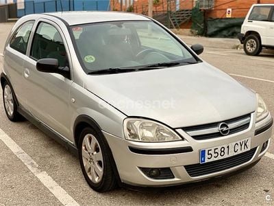 Usado Opel Corsa Enjoy 90 CV (66 kW) 2004 Gris / plata Utilitario