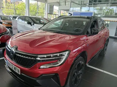 Usado Renault Austral Iconic Esprit Alpine 131 CV (96 kW) 2023 Rojo SUV