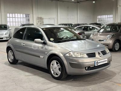 Marrón Usado 2004 Renault Mégane II Privilege Berlina | 3990 € (Precio justo)