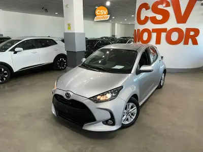 Usado Mazda 2 Center-Line 116 CV (85 kW) 2023 Gris / plata Utilitario