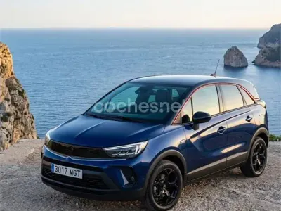 Usado Opel Crossland X GS Line 130 CV (95 kW) 2023 Azul SUV