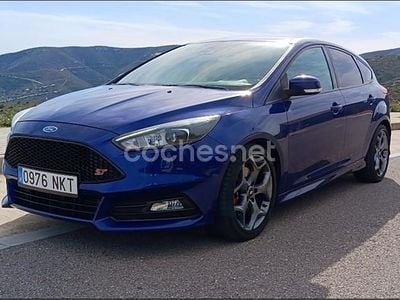 Usado Ford Focus ST 250 CV (183 kW) 2017 Azul Berlina