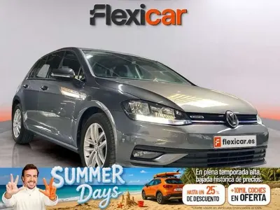 Usado VW Golf VII Style 131 CV (96 kW) 2020 Gris Utilitario