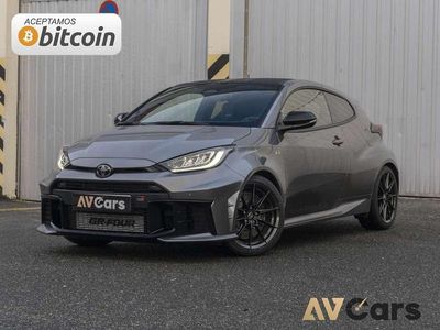 Gris / plata Usado 2025 Toyota Yaris Berlina | 48.990 €