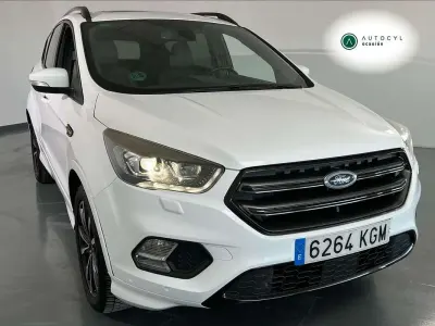 Usado Ford Kuga ST-Line 150 CV (110 kW) 2017 Blanco SUV