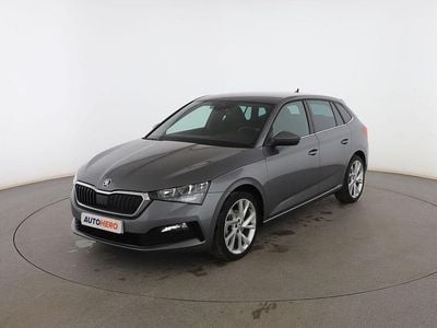 Gris Usado 2022 Skoda Scala Ambition Utilitario | 15.999 € (Precio justo)
