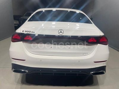 Blanco Usado 2024 Mercedes E300 Berlina | 59.900 € (Precio justo)