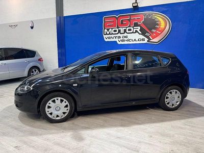 Usado Seat Leon Reference 102 CV (75 kW) 2006 Negro Utilitario