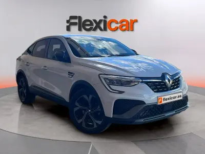 Begagnad Renault Arkana RS Line 160 HK (117 kW) 2023 Vit SUV