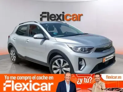 Usado Kia Stonic 101 CV (74 kW) 2024 Gris SUV