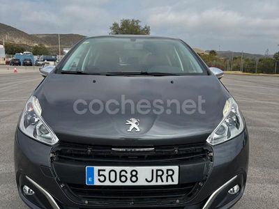 Usado Peugeot 208 Active 75 CV (55 kW) 2016 Gris / plata Utilitario