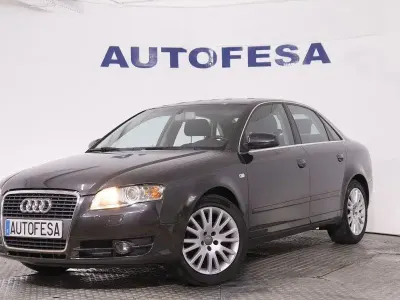 Usado Audi A4 140 CV (102 kW) 2007 Negro metalizado Berlina