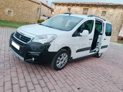 Usado Peugeot Partner Tepee Active 120 CV (88 kW) 2016 Blanco Monovolumen