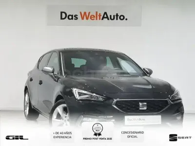 Usado Seat Leon FR 204 CV (150 kW) 2025 Negro Berlina