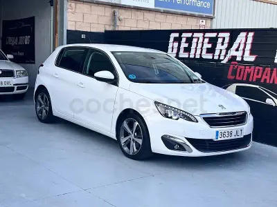Usado Peugeot 308 Allure 150 CV (110 kW) 2016 Blanco Berlina