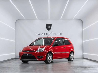 Begagnad Ford Fiesta Sport 101 HK (74 kW) 2005 Röd Halvkombi