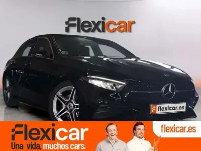 Käytetty Mercedes A180 109 HP (80 kW) 2023 Musta Viistoperä