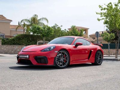 Porsche Cayman GT4