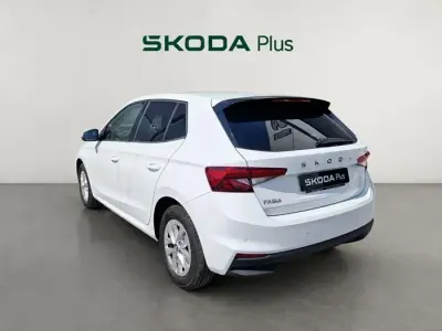 Usado Skoda Fabia Selection 115 CV (84 kW) 2025 Blanco Utilitario