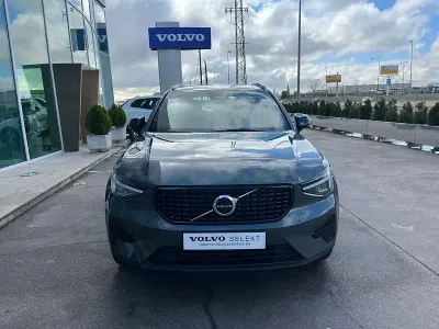 Nuevo Volvo XC40 Plus 163 CV (119 kW) 2026 Verde SUV