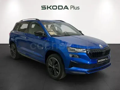 Usado Skoda Karoq SportLine 150 CV (110 kW) 2026 Azul SUV