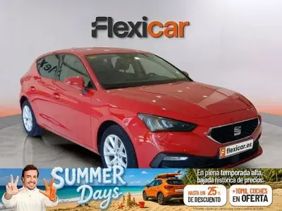 Usado Seat Leon Style 130 CV (95 kW) 2020 Rojo Berlina