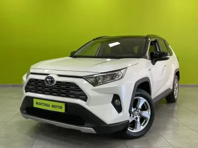 Usado Toyota RAV4 Hybrid Advance 218 CV (160 kW) 2020 Blanco SUV