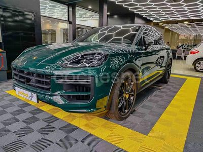 Verde Usado 2024 Porsche Cayenne Turbo E-Hybrid SUV | 210.000 €