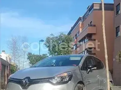 Usado Renault Clio IV Life 76 CV (55 kW) 2018 Gris / plata Berlina