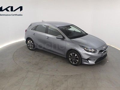 Usado Kia Ceed 100 CV (73 kW) 2025 Gris / plata Utilitario